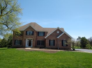 3516 Royal Woods Dr, Crystal Lake, IL 60014