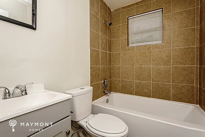 1420 Alabama Ave — Photo 9