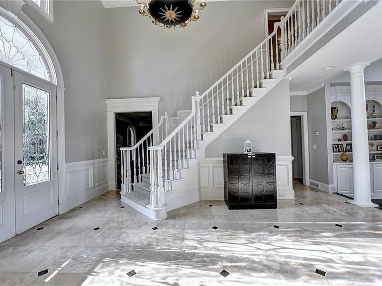 645 Falls Bay Ct — Photo 4