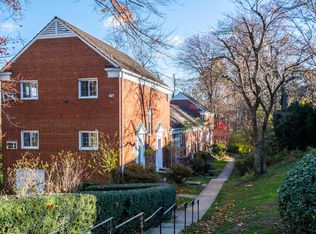 3333 Martha Custis Dr, Alexandria, VA 22302