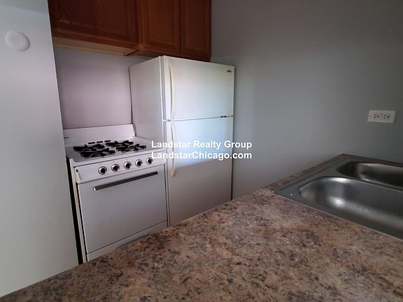 2nd image of 534 W Wellington Ave #506