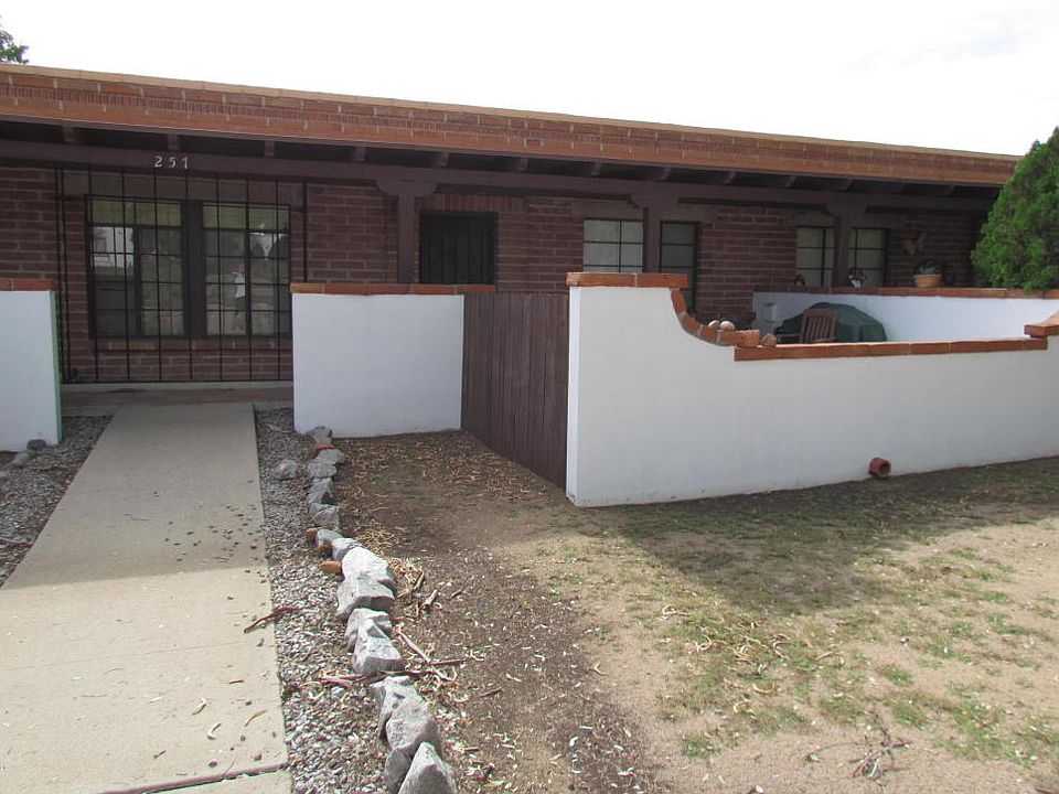 1st image of 257 S La Canada Dr