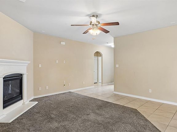 2nd image of 10016 Kemah Pl