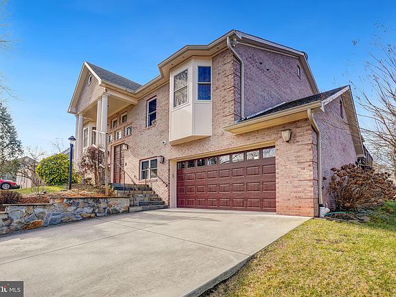 3rd image of 4324 Mariner Ln
