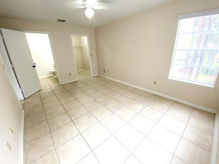 2550 N Alafaya Trl #6200 — Photo 3