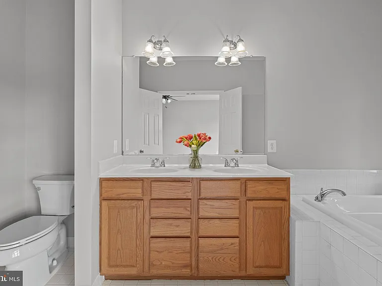 44253 Huron Ter — Photo 37