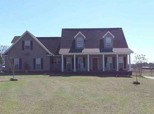 208 Cripple Creek Rd, Deatsville, AL 36022