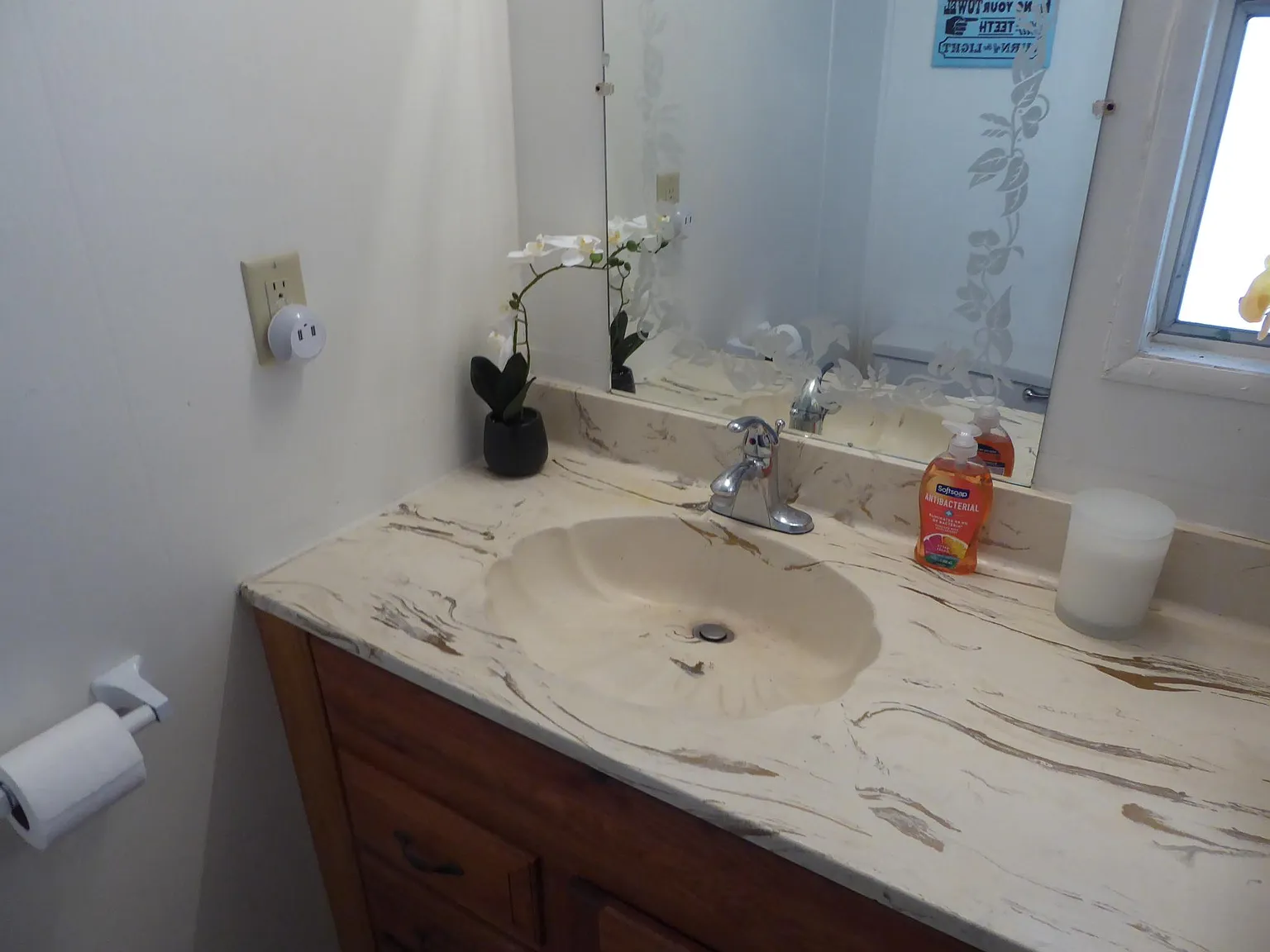 3138 Lake Dr — Photo 3