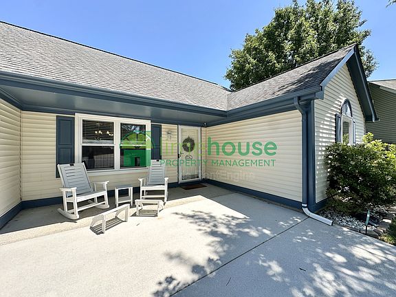 2nd image of 1112 Seabright Ct