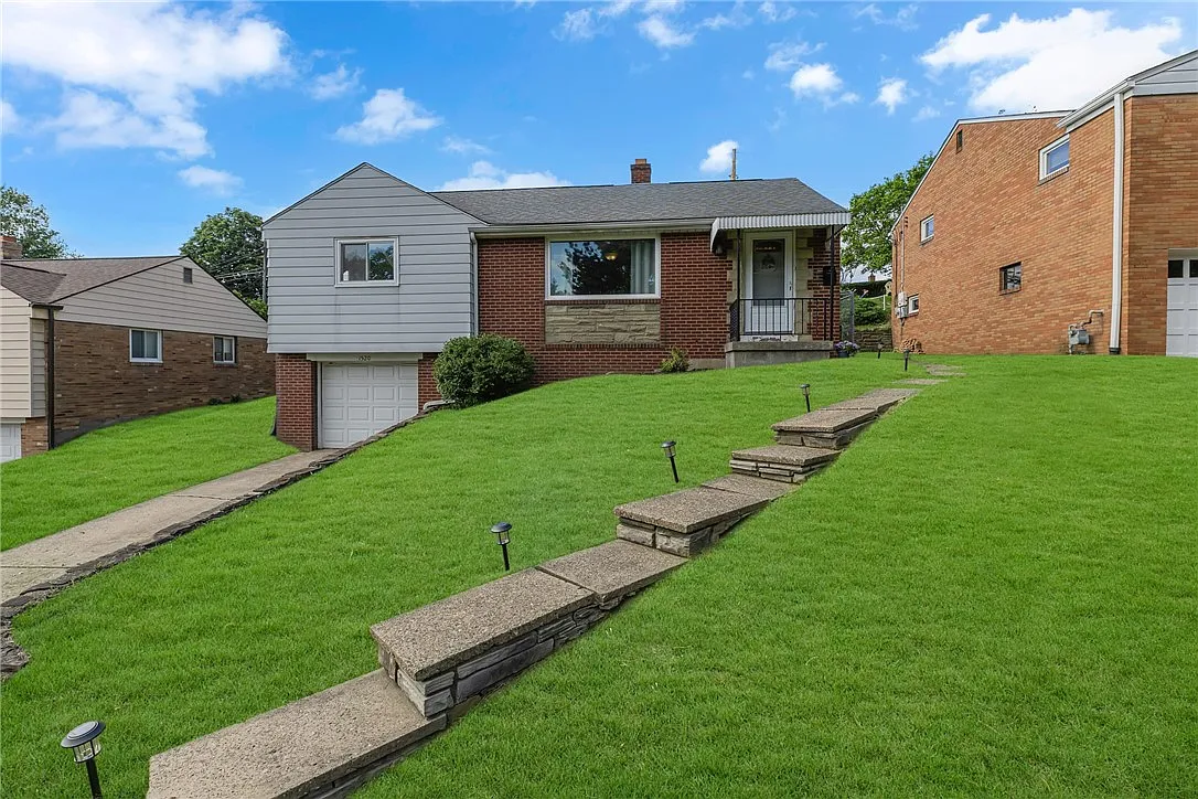 1520 Worcester Dr photo 1