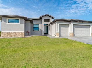 195 W Pine Valley Ln, Rotonda West, FL 33947