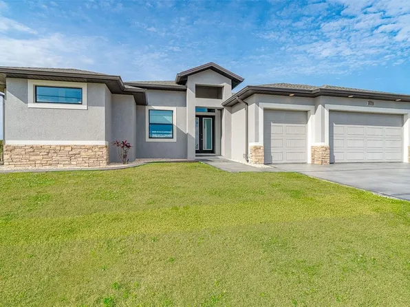 195 W Pine Valley Ln, Rotonda West, FL 33947