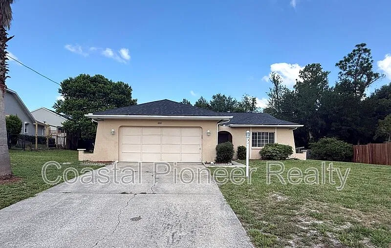 3 bed, 2.0 bath, 1448 sqft, $1,650 — Photo 1