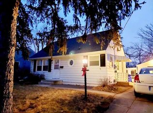 1325 30th St SE, Cedar Rapids, IA 52403