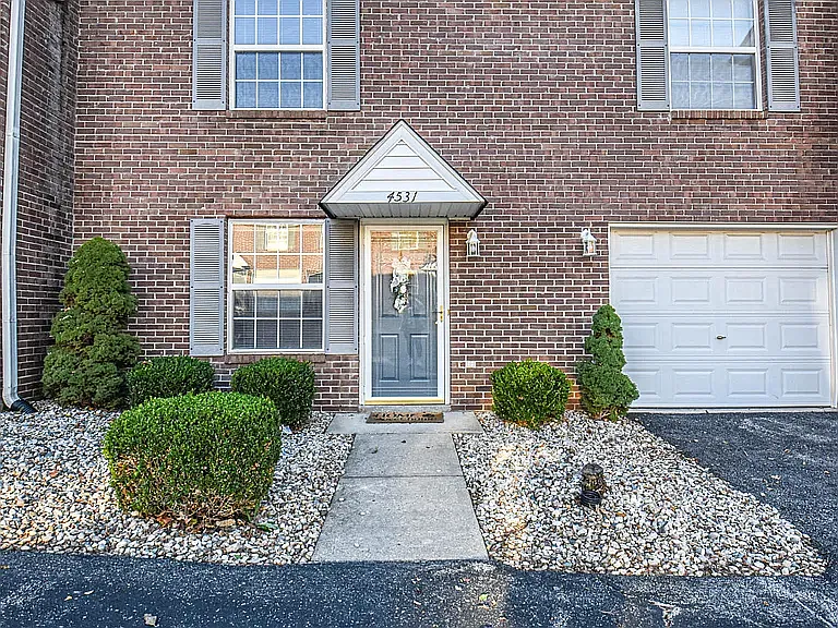 4531 Meadowlark Manor Ln — Photo 1