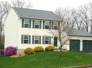 2021 Deer Ridge Dr, Pottstown, PA 19464