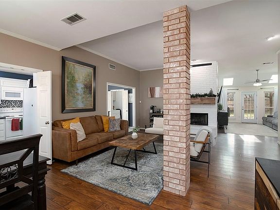 2nd image of 3804 Autumn Glen Ct