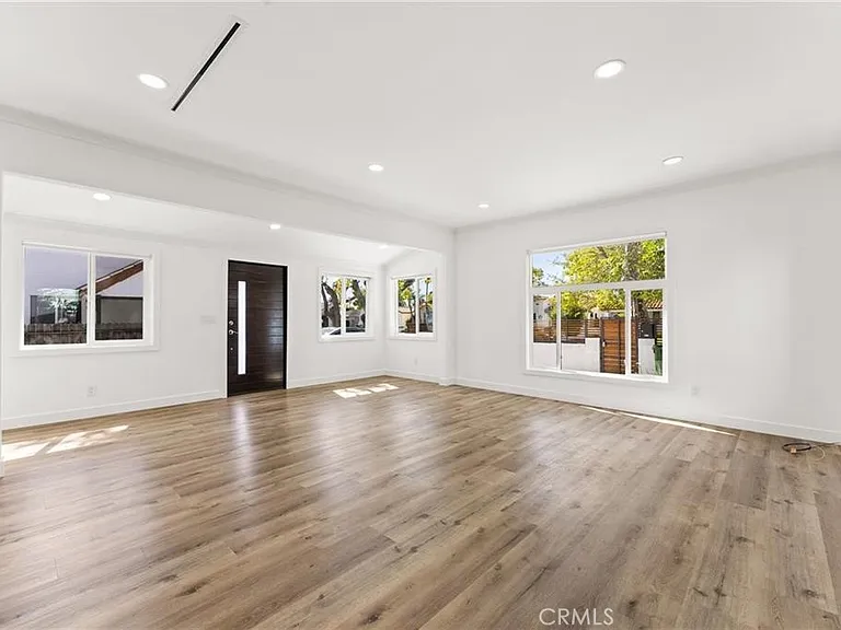 2216 Veteran Ave — Photo 5