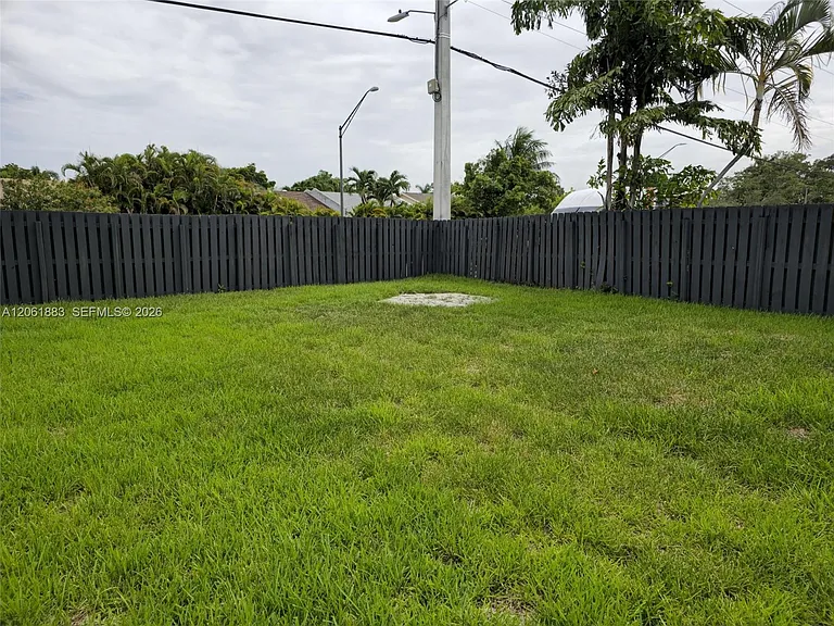 1141 SW 8th Ter — Photo 13