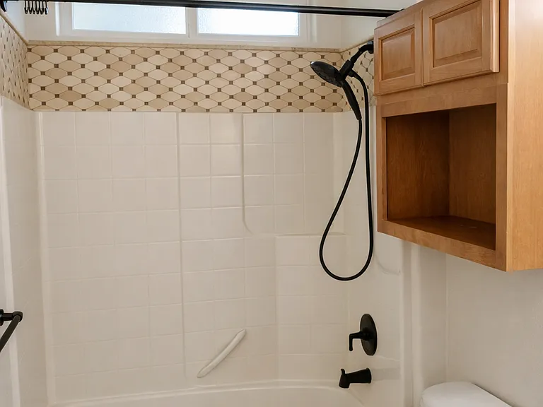 220 NE Greystone Loop — Photo 17