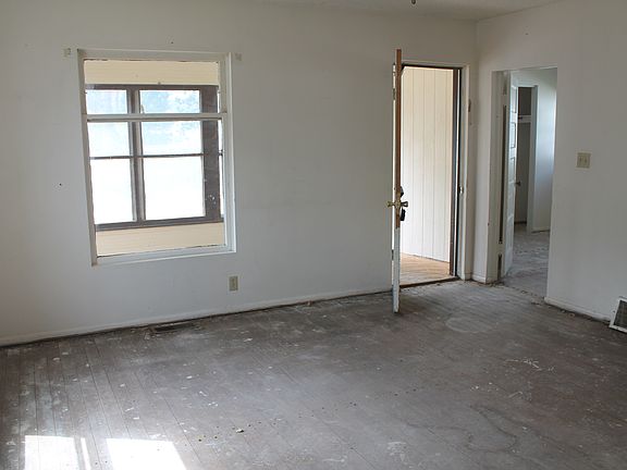 2nd image of 709 Culbertson Ave