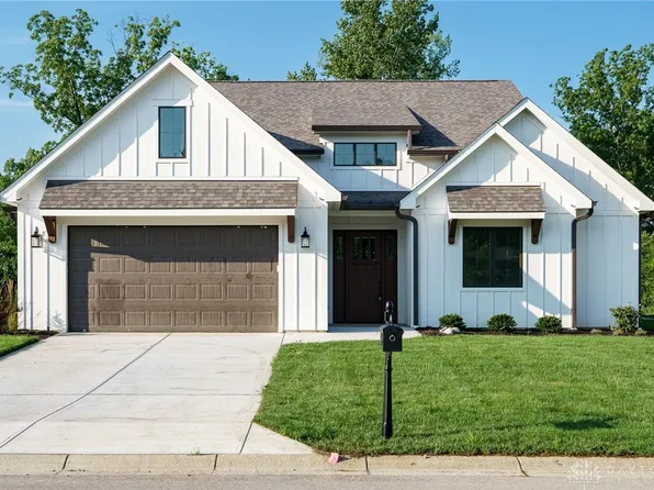 860 Hidden Branches Dr, Dayton, OH 45458