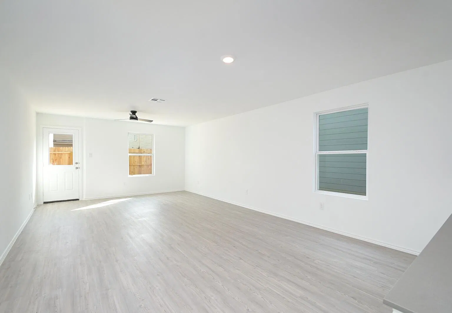 4 bed, 2.5 bath, 1530 sqft, $1,625 — Photo 4