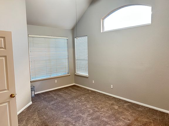5th image of 2612 Aspen Dr