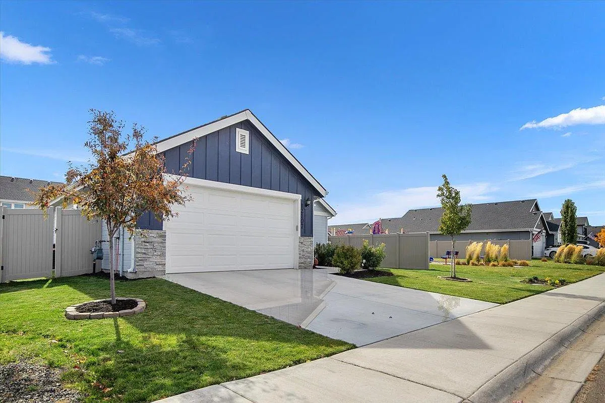 12107 W Terrazzo Dr — Photo 3