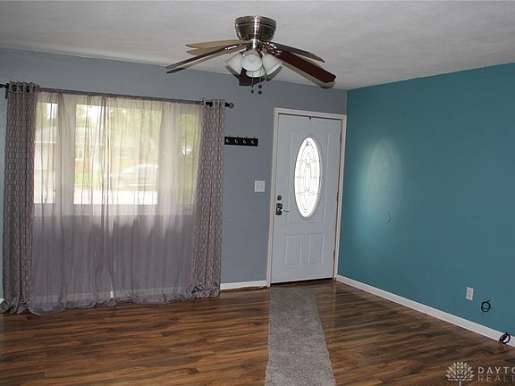 3rd image of 702 S Sunset Dr