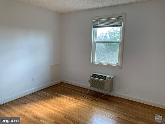 2nd image of 7630 Tomlinson Ave APT 32