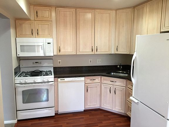 5th image of 860 College Pkwy #10