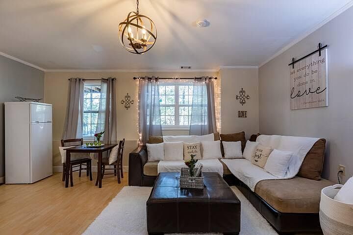 Spacious luxurious Living room