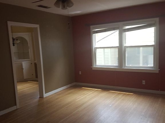 3rd image of 726 Main St