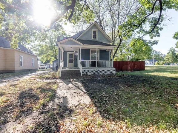 215 N Washington Ave, Chanute, KS 66720