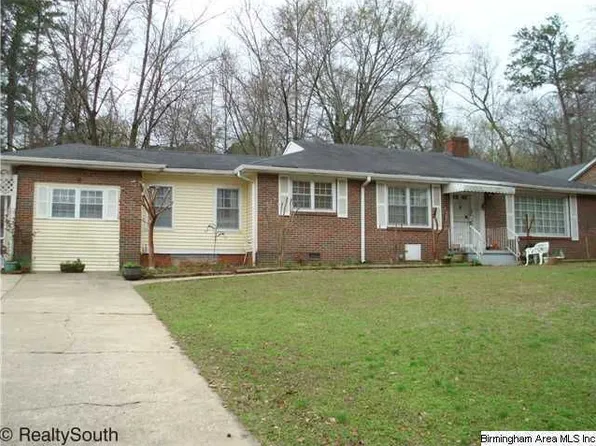 3026 Ashwood Rd, Bessemer, AL 35023