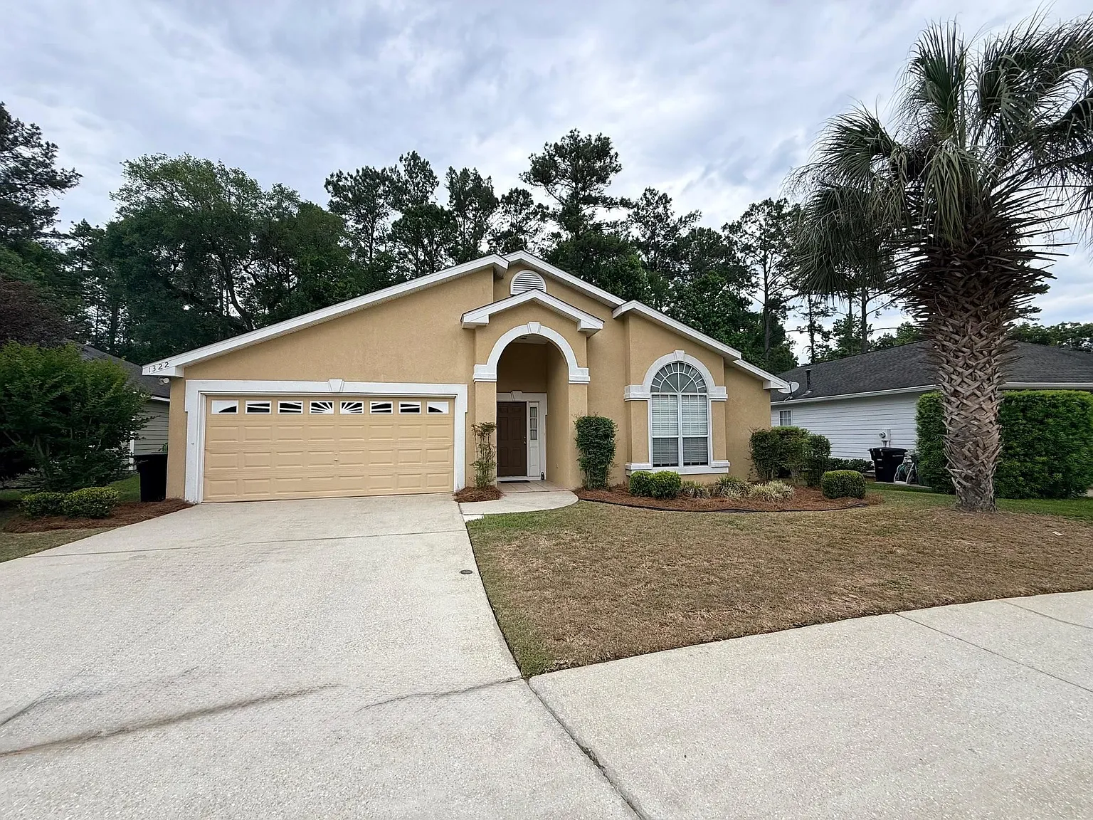 3 bed, 1745 sqft, $2,350 — Photo 2