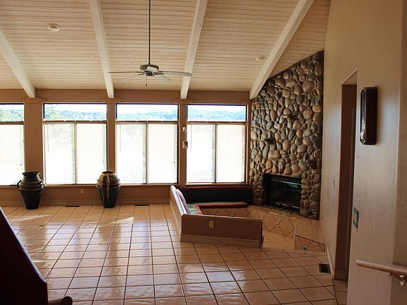 3rd image of 2358 Loma Vista Dr