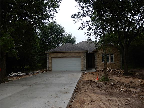 3rd image of 391 Lamaloa Ln