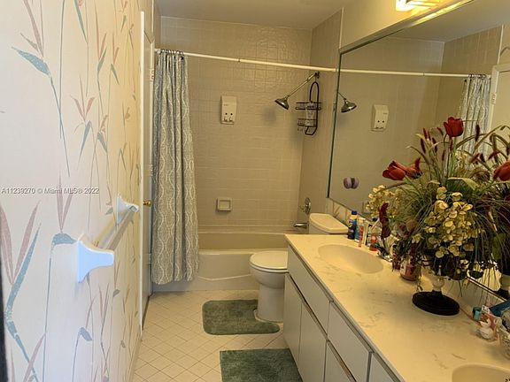 5th image of 5041 NW 64th Dr #1