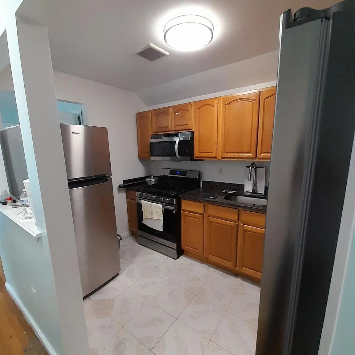 4 bed, 2.0 bath, 1400 sqft, $3,200 — Photo 4