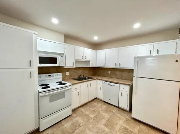 6061 N Falls Cir Drive #402, Lauderhill, FL 33319