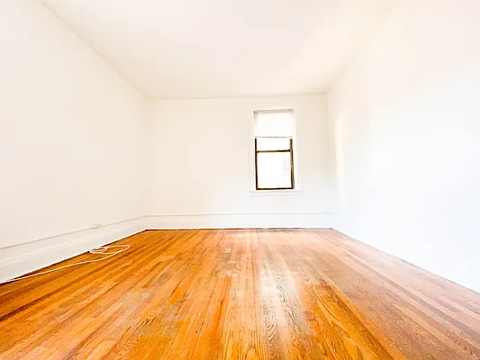 Rented by RealTegrity NY LLC | media 5