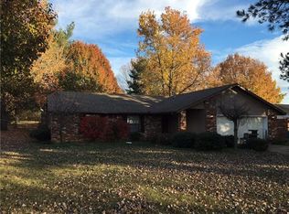 14726 Oakcrest Dr, Springdale, AR 72761