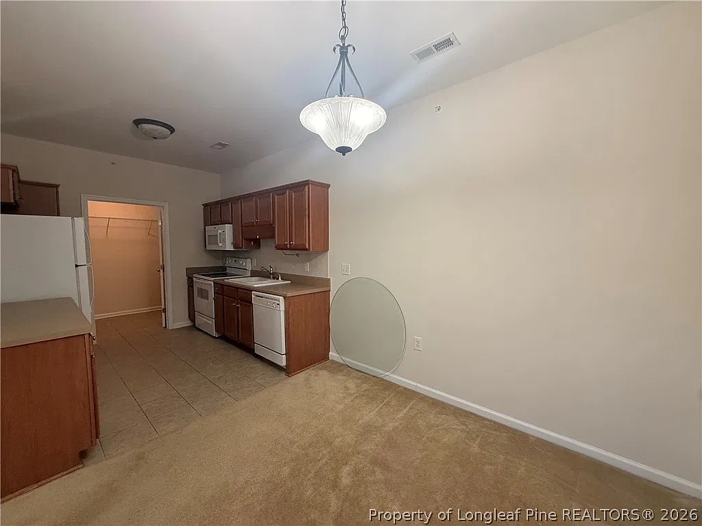 2 bed, 2.0 bath, 1300 sqft, $1,200 — Photo 4