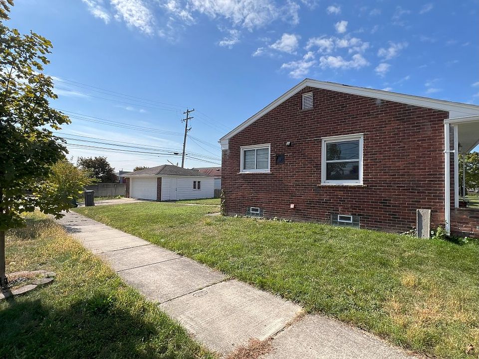 2nd image of 25201 Riverdale St