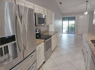 6200 Via Tierra #1, Boca Raton, FL 33433