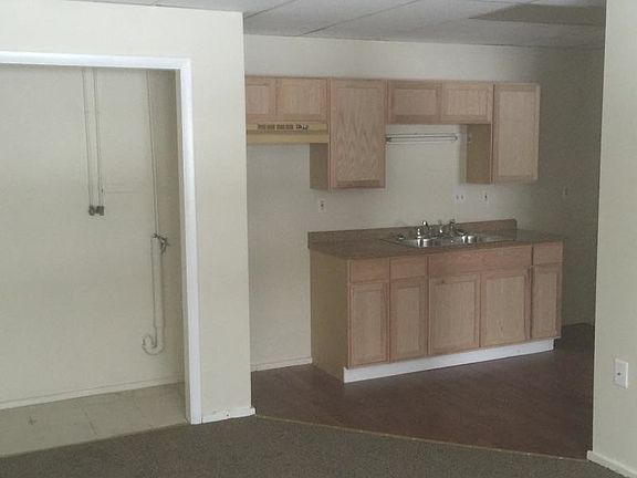 Leaving Room ad Kitchen