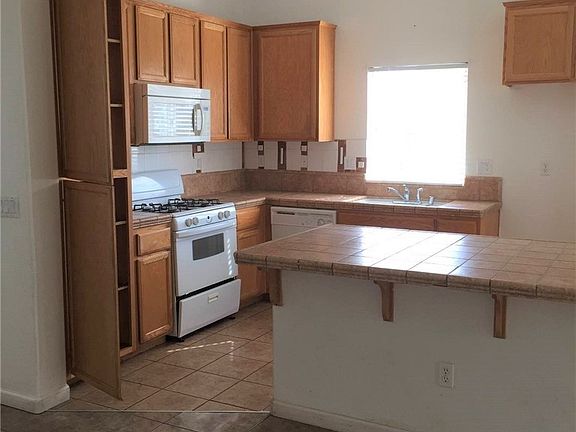4th image of 354 Live Oak Way