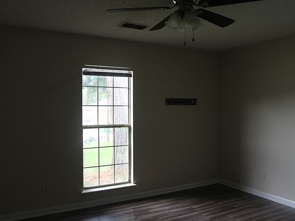 4th image of 111 Augusta Ct